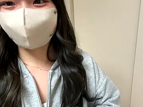 pomu chan online show from November 18, 11:57 am