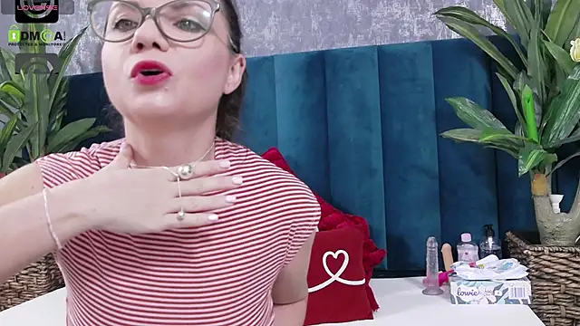 Roxie Anne online show from March 31, 5:31 am