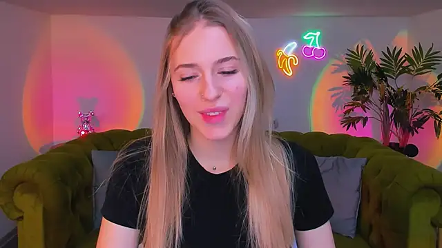 Snapshot of sassy_cutie chatting on November 28, 8:20 pm sassy cutie online show from November 28, 8:20 pm