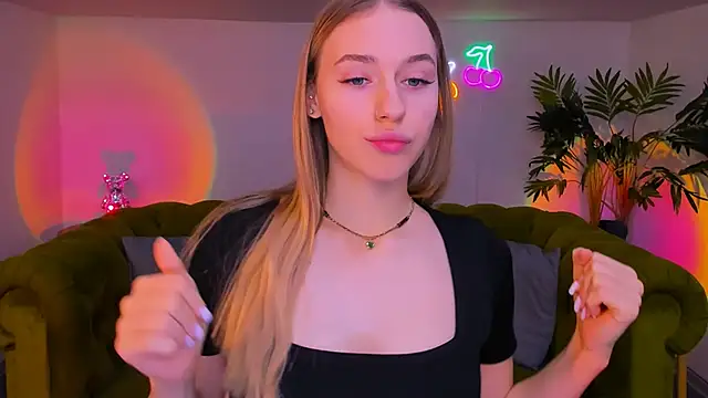 Snapshot of sassy_cutie chatting on December 1, 6:14 am sassy cutie online show from December 1, 6:14 am