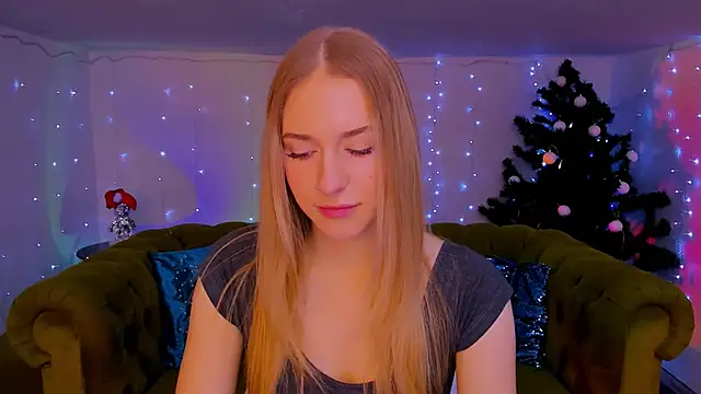 sassy cutie online show from December 21, 9:00 am