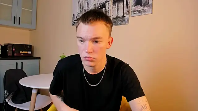 Snapshot of Derek_Banville chatting on November 9, 8:13 pm Derek Banville online show from November 9, 8:13 pm