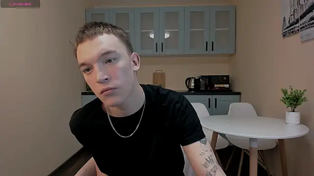 Snapshot of Derek_Banville chatting on November 13, 7:18 pm Derek Banville online show from November 13, 7:18 pm