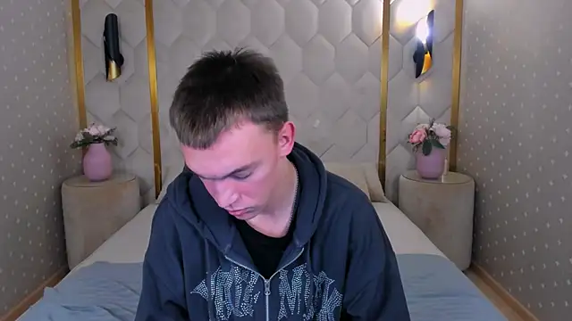 Snapshot of Derek_Banville chatting on November 18, 1:03 pm Derek Banville online show from November 18, 1:03 pm