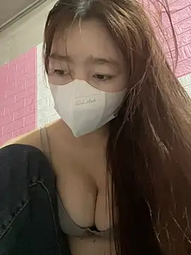 kitty-20x online show from May 3, 2:05 am