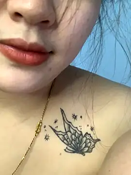 Snapshot of helo-kitty chatting on November 24, 5:13 pm helo-kitty online show from November 24, 5:13 pm