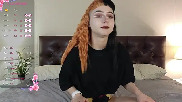 Snapshot of _JustCass_ chatting on November 17, 10:19 am JustCass online show from November 17, 10:19 am