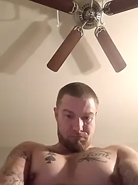 Snapshot of DadDDick925 chatting on November 11, 12:44 pm DadDDick925 online show from November 11, 12:44 pm