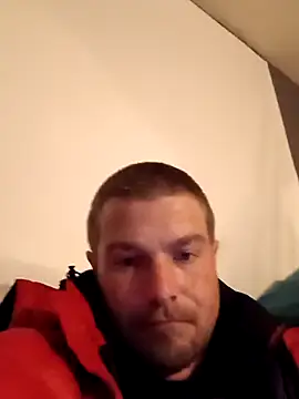 Snapshot of DadDDick925 chatting on October 30, 7:17 am DadDDick925 online show from October 30, 7:17 am