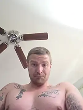 DadDDick925 online show from June 26, 12:16 am