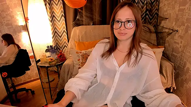 Snapshot of _SilverMoon_ chatting on October 22, 8:47 am SilverMoon online show from October 22, 8:47 am