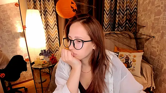 Snapshot of _SilverMoon_ chatting on October 23, 8:46 am SilverMoon online show from October 23, 8:46 am