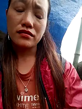 Snapshot of Phantamay chatting on November 12, 5:00 am Phantamay online show from November 12, 5:00 am