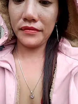 Snapshot of Phantamay chatting on October 24, 2:32 am Phantamay online show from October 24, 2:32 am