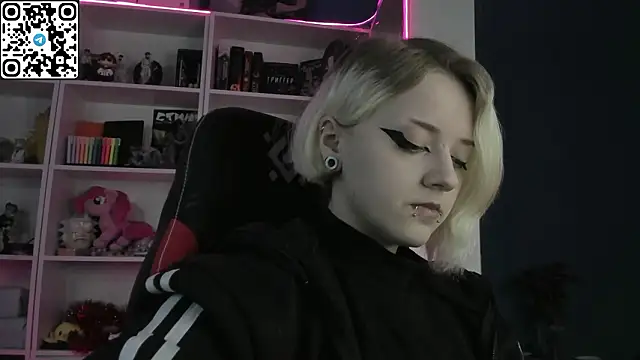 Holy Mistress S online show from February 21, 9:44 am