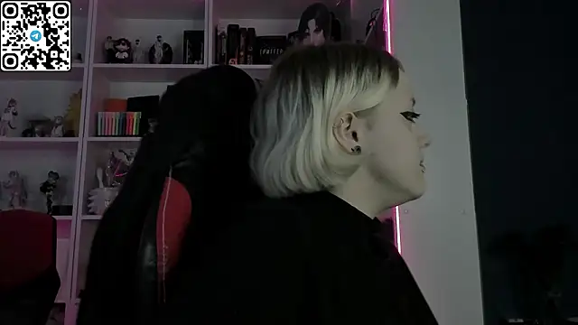 Holy Mistress S online show from March 11, 9:03 am