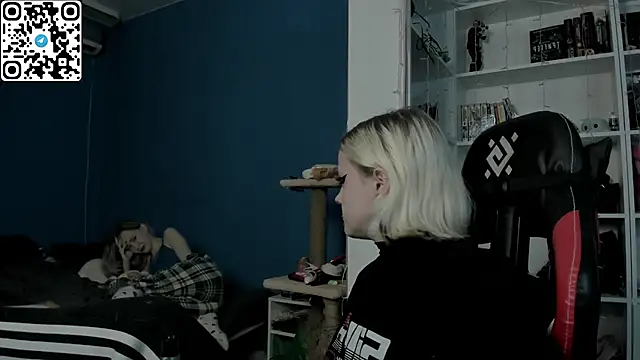 Holy Mistress S online show from December 20, 10:29 am