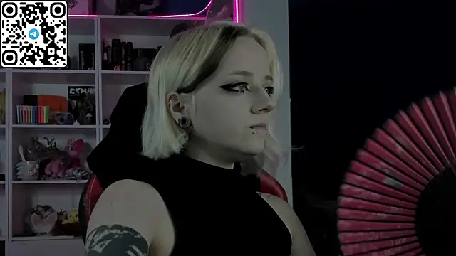 Holy Mistress S online show from May 2, 8:30 am