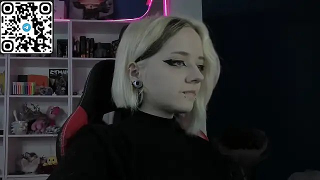 Holy Mistress S online show from May 5, 8:39 am