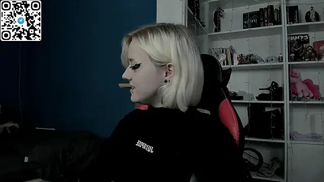 Holy Mistress S online show from December 23, 9:52 am