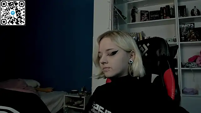 Holy Mistress S online show from January 9, 9:38 am