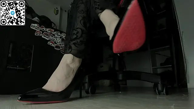 Holy Mistress S online show from May 28, 11:16 am