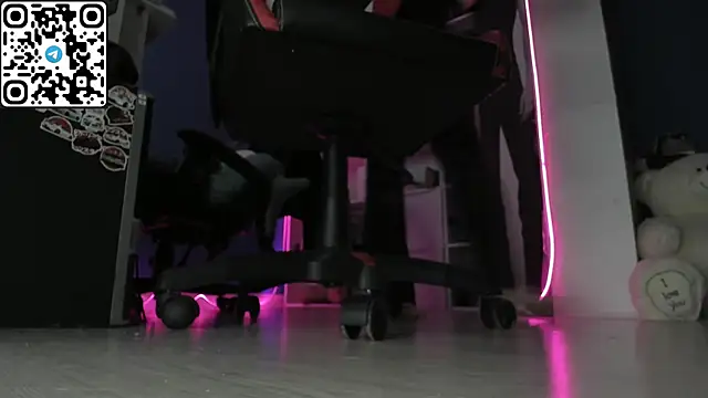 Holy Mistress S online show from March 27, 9:54 am