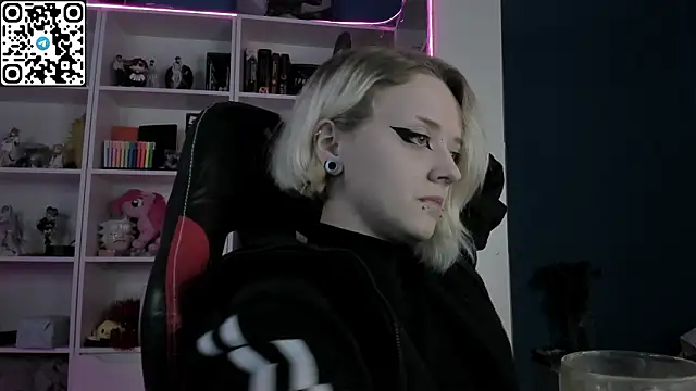 Holy Mistress S online show from February 24, 9:43 am