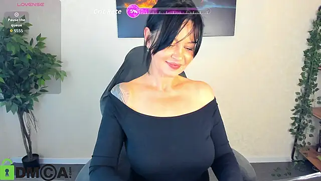 Snapshot of Sara_Devills chatting on June 7, 9:14 am Sara Devills online show from June 7, 9:14 am