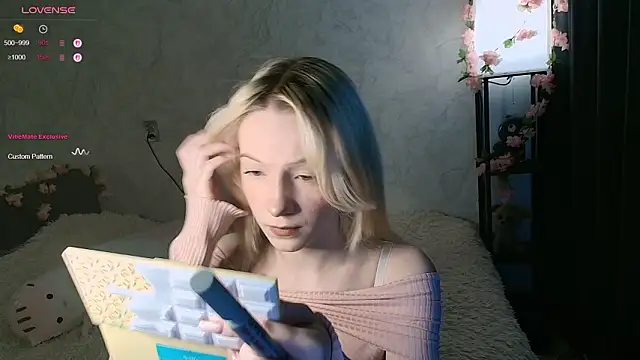 Snapshot of passionate_caramel chatting on February 13, 1:22 pm passionate caramel online show from February 13, 1:22 pm