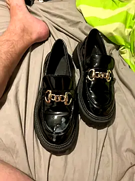 fortheloveofheels74 online show from November 18, 12:26 am