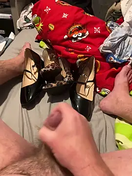 fortheloveofheels74 online show from January 16, 12:25 am