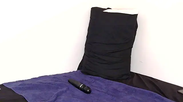 BadZuluBitch online show from February 8, 4:37 pm