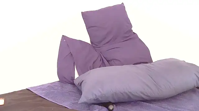 BadZuluBitch online show from February 11, 6:35 am