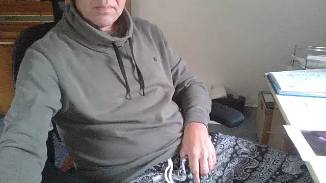 Lutzi1970 online show from November 18, 9:45 am