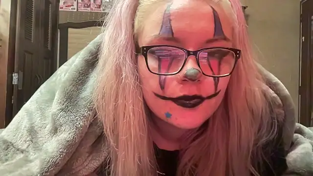 Snapshot of lostinherwonderland chatting on October 25, 7:29 am lostinherwonderland online show from October 25, 7:29 am