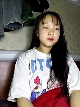 Quynhsumon online show from February 11, 2:50 pm