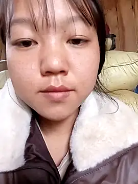 Quynhsumon online show from March 12, 3:45 am