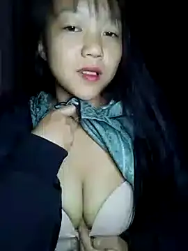 Quynhsumon online show from November 19, 2:50 pm