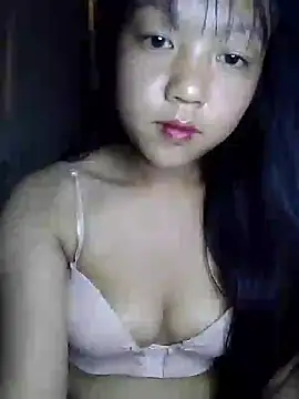 Quynhsumon online show from November 11, 6:52 am