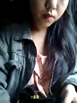 Quynhsumon online show from November 1, 6:51 am