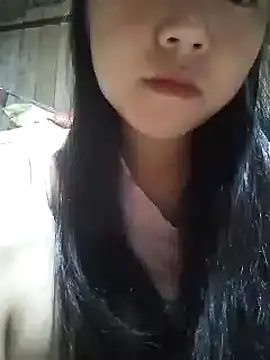 Quynhsumon online show from October 28, 2:27 pm