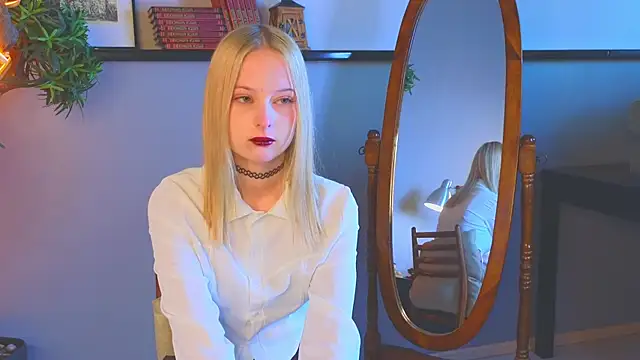 YungLyssy online show from October 27, 4:13 am