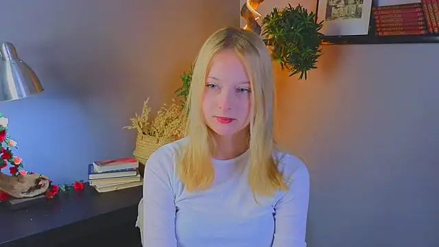 YungLyssy online show from November 9, 3:10 am