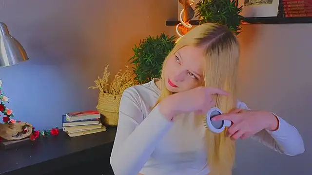 YungLyssy online show from November 10, 2:38 am