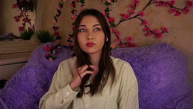 Snapshot of KateCahee chatting on November 10, 2:16 am KateCahee online show from November 10, 2:16 am