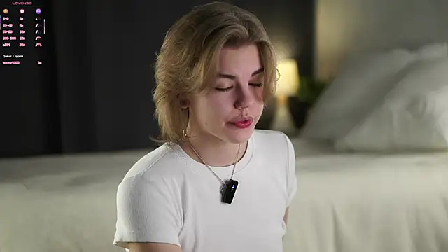 MelodyBaur online show from December 19, 3:03 pm