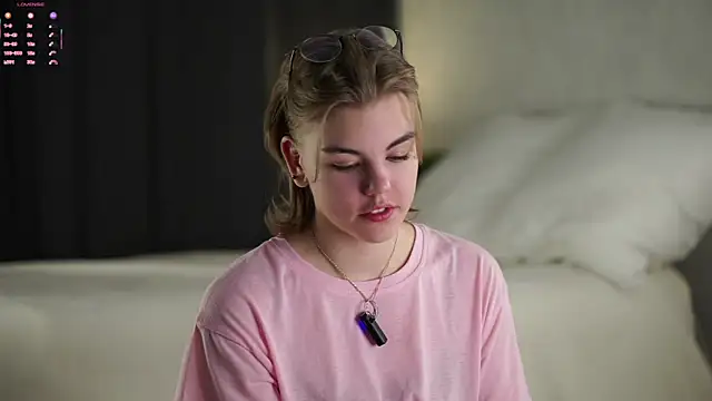 MelodyBaur online show from December 16, 12:20 pm