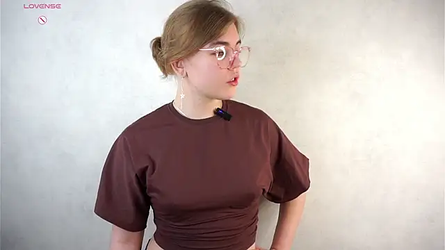 MelodyBaur online show from April 15, 1:04 pm