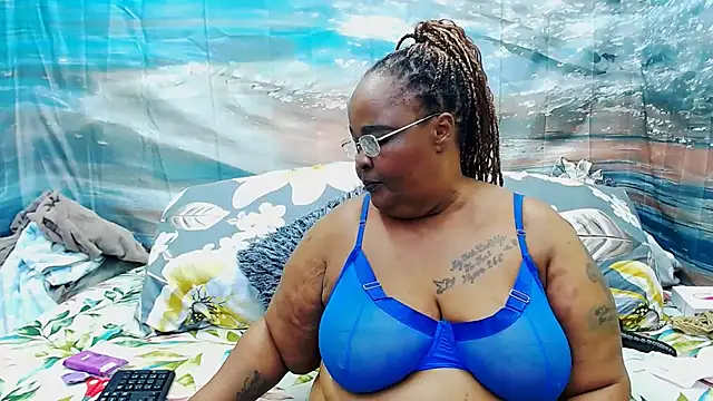 Snapshot of MatureMilfxxx chatting on July 9, 1:17 am MatureMilfxxx online show from July 9, 1:17 am